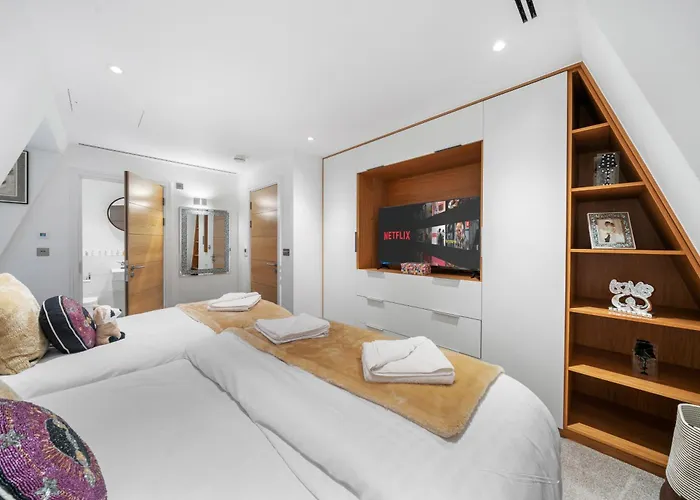 Marble Arch Luxury 3-Bedroom Penthouse Haven 73