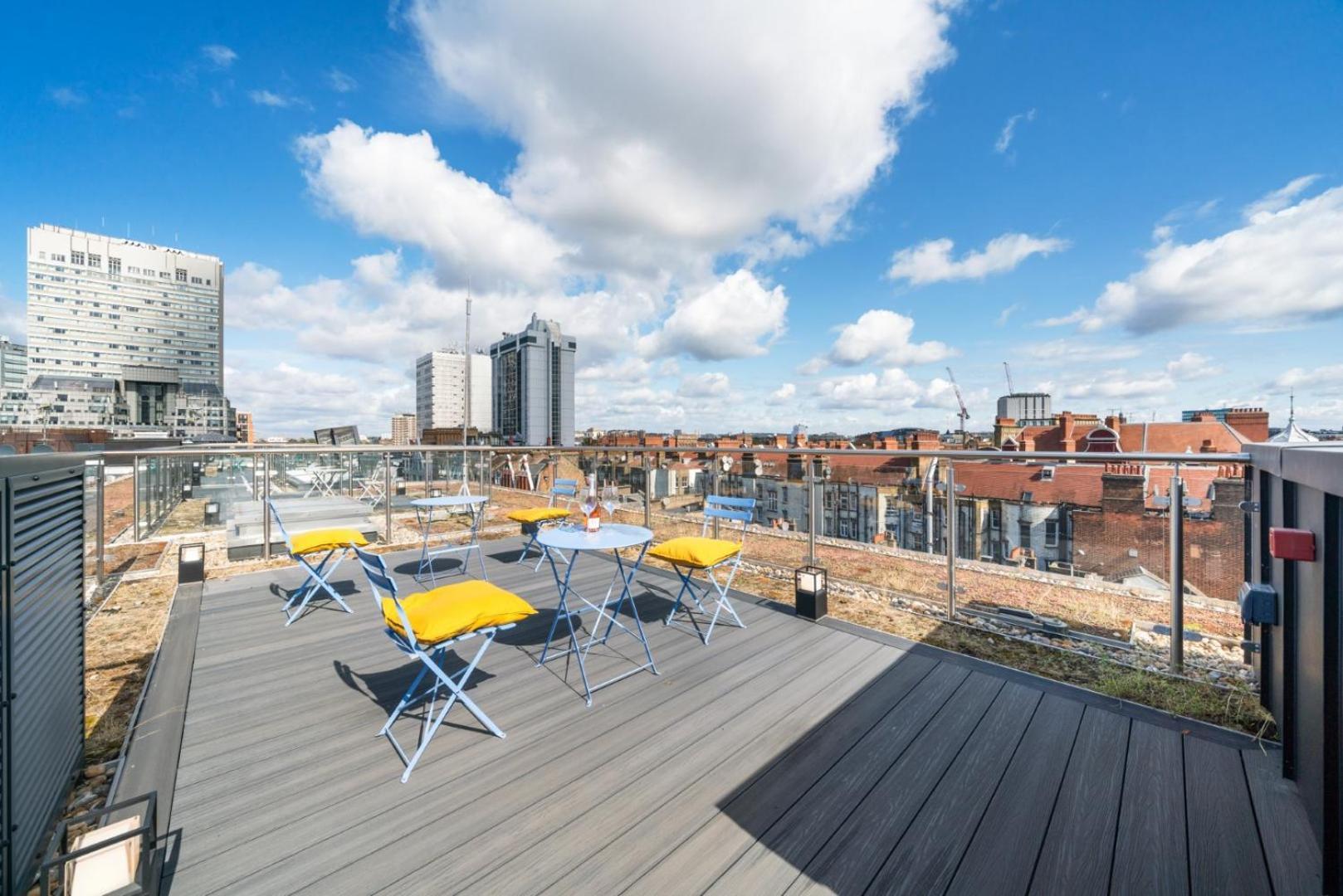 Апартаменты Marble Arch Luxury 3-bedroom Penthouse Haven 73 *